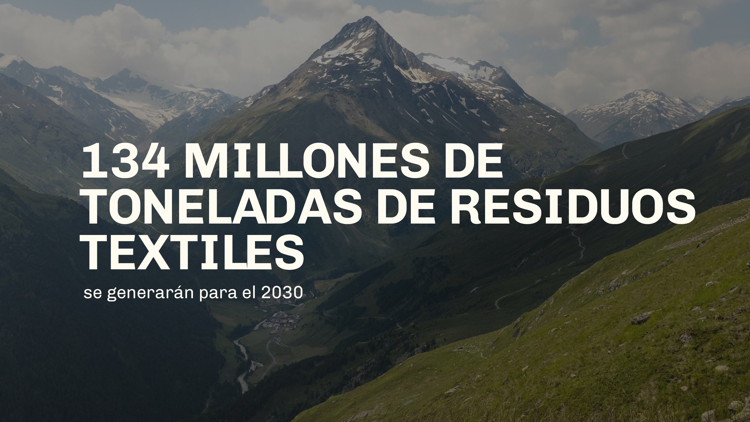 Cada año, la industria textil produce aproximadamente 92 millones de toneladas de residuos textiles, contribuyendo al 10% de las emisiones globales de carbono. Si no se toman medidas, se estima que para 2030 esta cifra aumentará a 134 millones de toneladas. Este modelo lineal de "producir, usar y desechar" no solo agota recursos naturales, sino que también genera una carga ambiental significativa